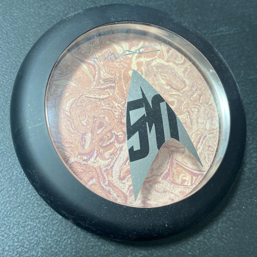 Mac Cosmetics powder
